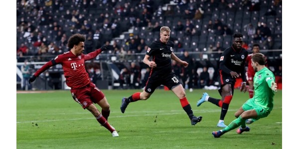 Leroy Sane non lascia che l'FC Bayern München perda di nuovo contro il Francoforte